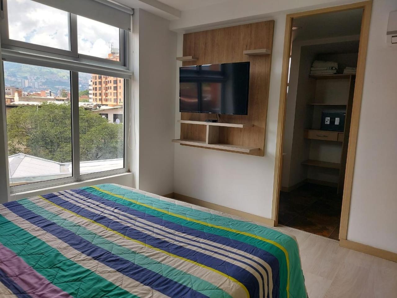 Great Comfortable, Laureles-la 70-medellin Gem *